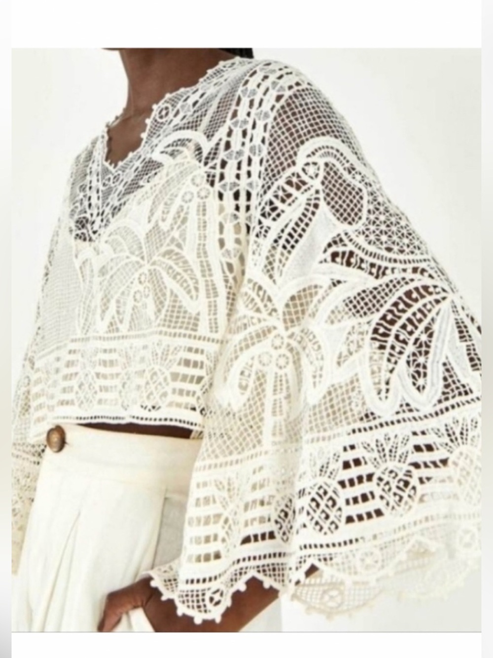 FARM Rio New with Tags Ivory Guipere Lace Blouse Cropped Bell Sleeves Small